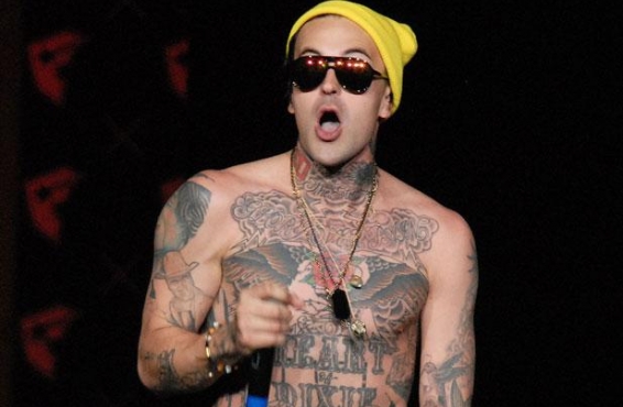 Yelawolf abandona un concierto al enterarse de que no se le permitía usar tacos