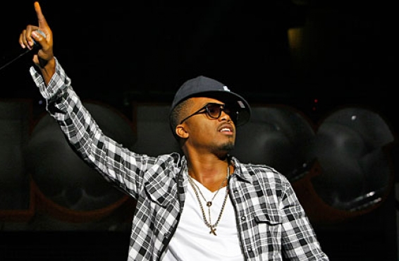 Nas pinta un cuadro y lo vende por 14.000 dólares durante un concierto