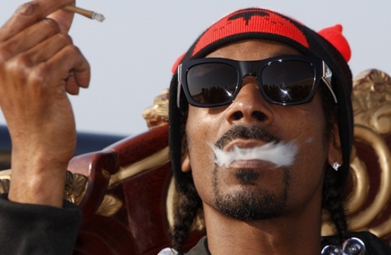 Snoop Dogg presenta una marca de papel de liar