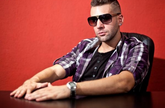 Dakaneh pone título a su tercer álbum