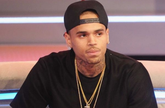 Las convulsiones de Chris Brown fueron provocadas por estrés emocional y fatiga