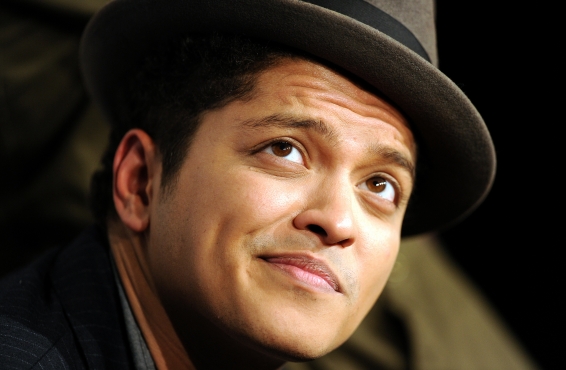 Bruno Mars anuncia el título y la fecha de su segundo disco