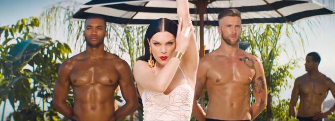Jessie J - Burnin Up (feat. 2 Chainz)