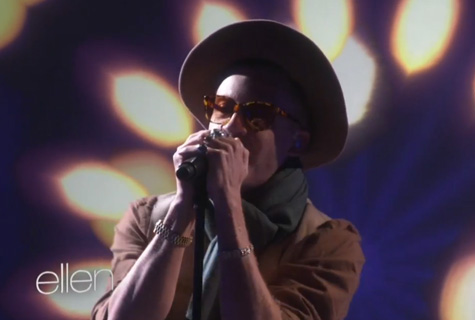 Fences y Macklemore interpretan 'Arrows' en The Hellen Show