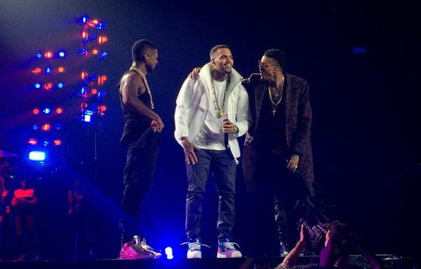 Usher se lleva a Chris Brown, August Alsina, Kid Ink y Jeremih a su último show en L.A. 