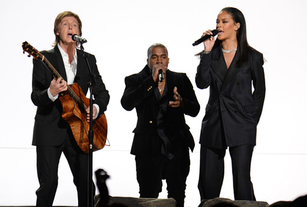 Rihanna, Kanye West & Paul McCartney y su 'FourFiveSeconds' en los Grammy 2015