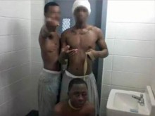 Una foto de un preso tras una paliza de los Gansgster Disciples hace dimitir a dos guardias de prisión