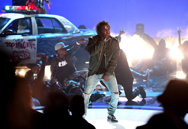 Kendrick Lamar arrasa con 'Alright' en los BET Awards 2015