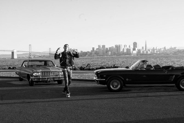 G-Eazy hace de todo menos calmarse en su último vídeo 'Calm Down’