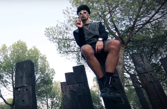 Bejo se suma a los 'Credens Clips' con 'Pintando pollas en la pizarra'