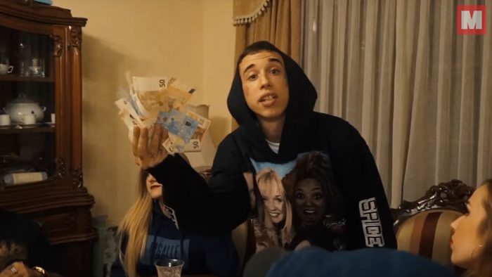 Kaydy Cain cuenta billetes en su nuevo videoclip 'Antes'