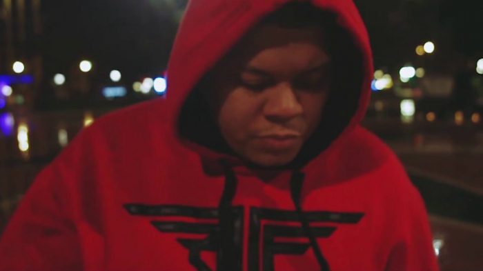 Dos Anjos vuelve inmerso en la noche para el vídeo de 'FÉ'