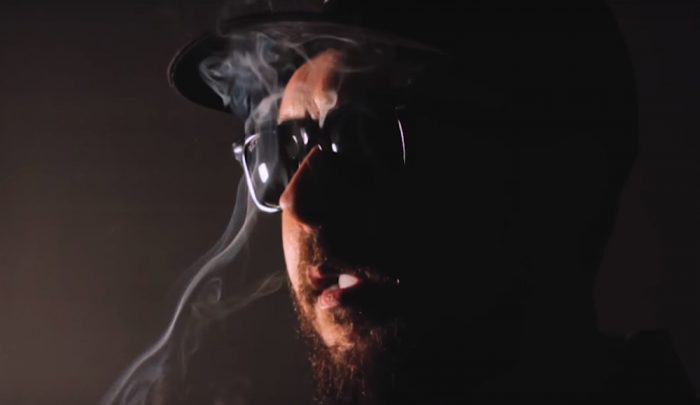 Samuel O'Kane nos trae una muestra más de su disco con 'Trust Me'