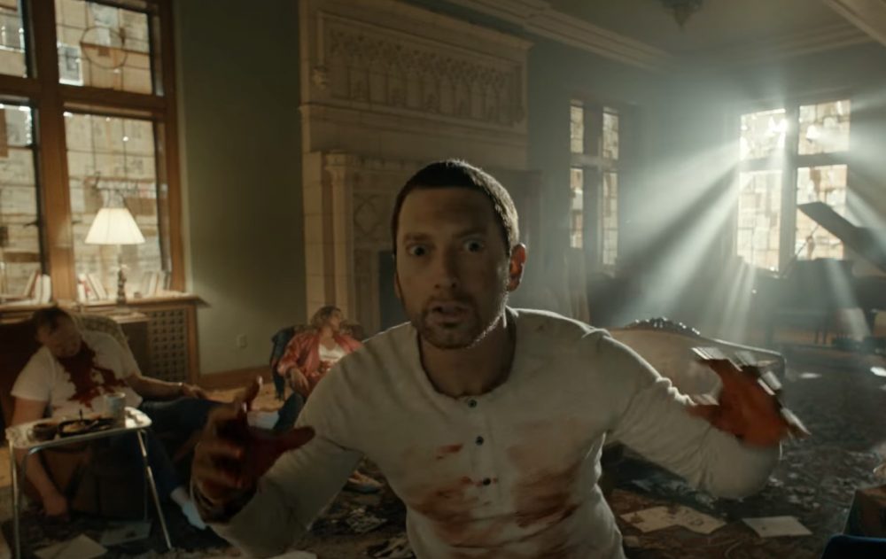 Eminem escapa de un manicomio en el vídeo de 'Framed'