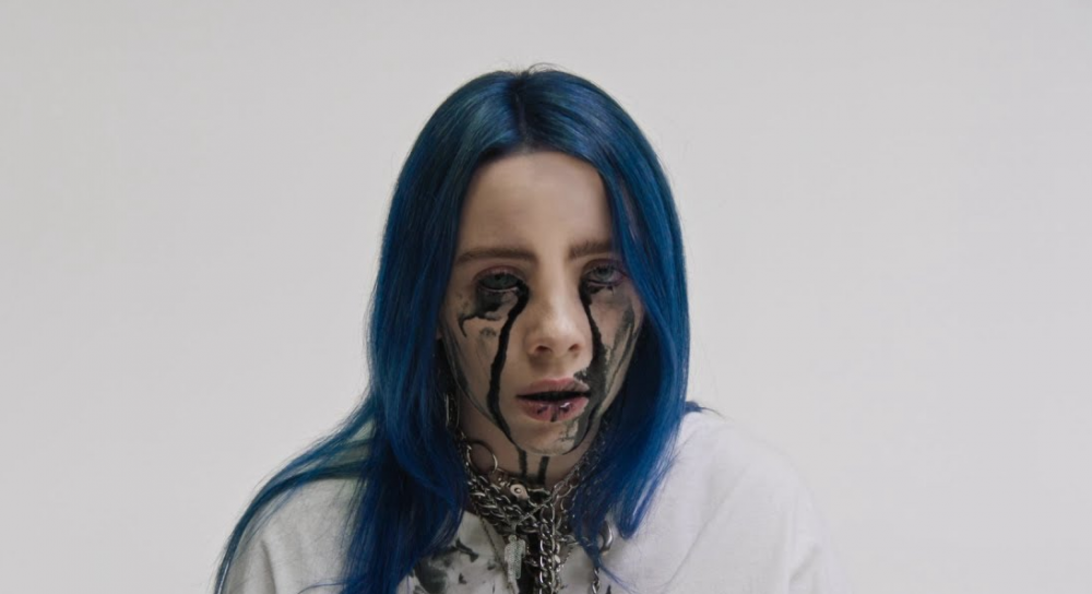 Billie Eilish llora lágrimas negras en "When The Party's Over"