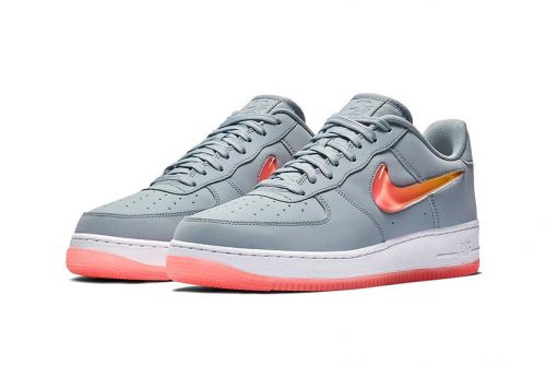 Nike le aumenta el tamaño al Swoosh en las AF1 ‘Obsidian Mist’