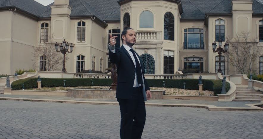 Russ manda un guiño a quienes dudaban de él en 'Aint Goin Back'