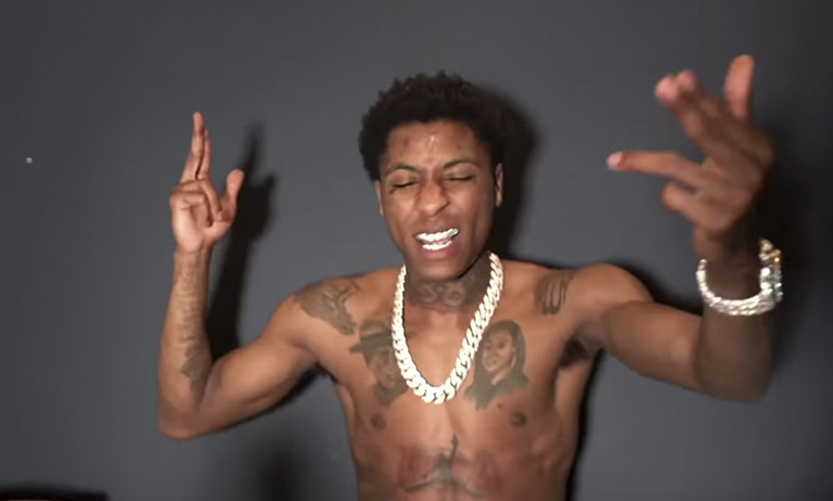 YoungBoy Never Broke Again disfruta de la vida en 'Ten Talk'