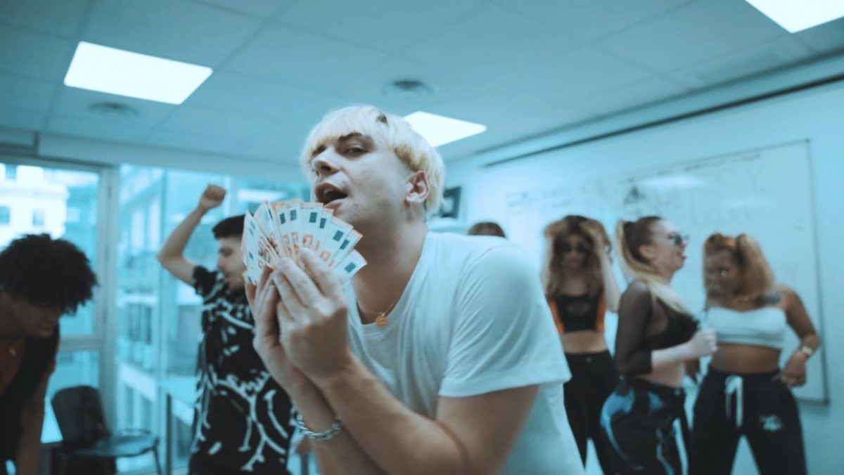 ESBABYFACE desata la locura con 'Glee', su nuevo tema