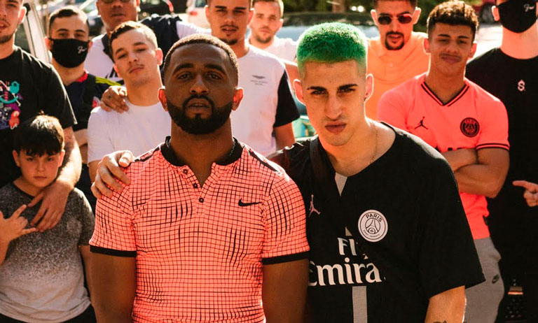 Love Yi y DeLaRue se unen para traernos 'Con Los Míos'