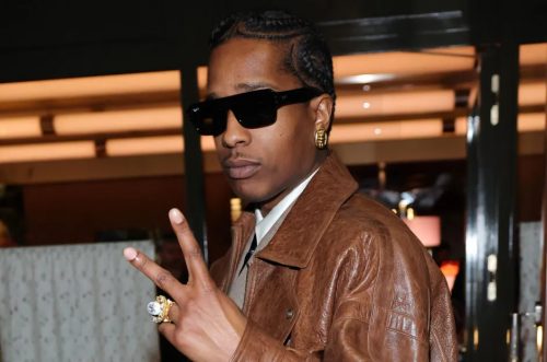 Los fans se preocupan tras ver a A$AP Rocky en silla de ruedas