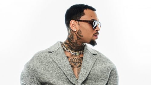 Chris Brown regala 10.000 dólares y un coche a una fan