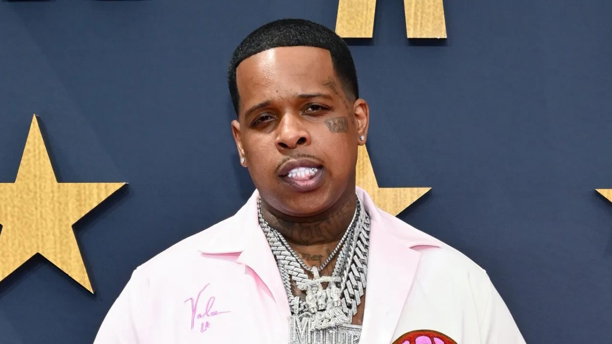 Finesse2Tymes desvela sus dramas con su madre en un nuevo tema