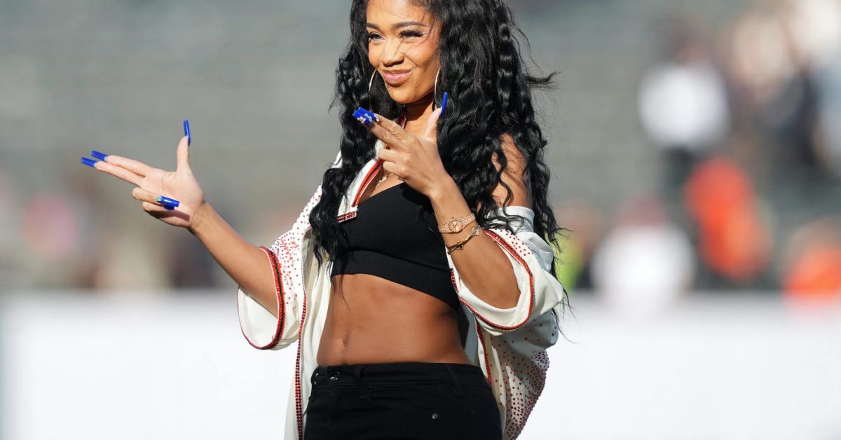 Saweetie responde a las graves acusaciones de que es una escort