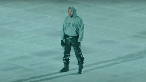 Kanye West aparece por sorpresa en el escenario con Travis Scott