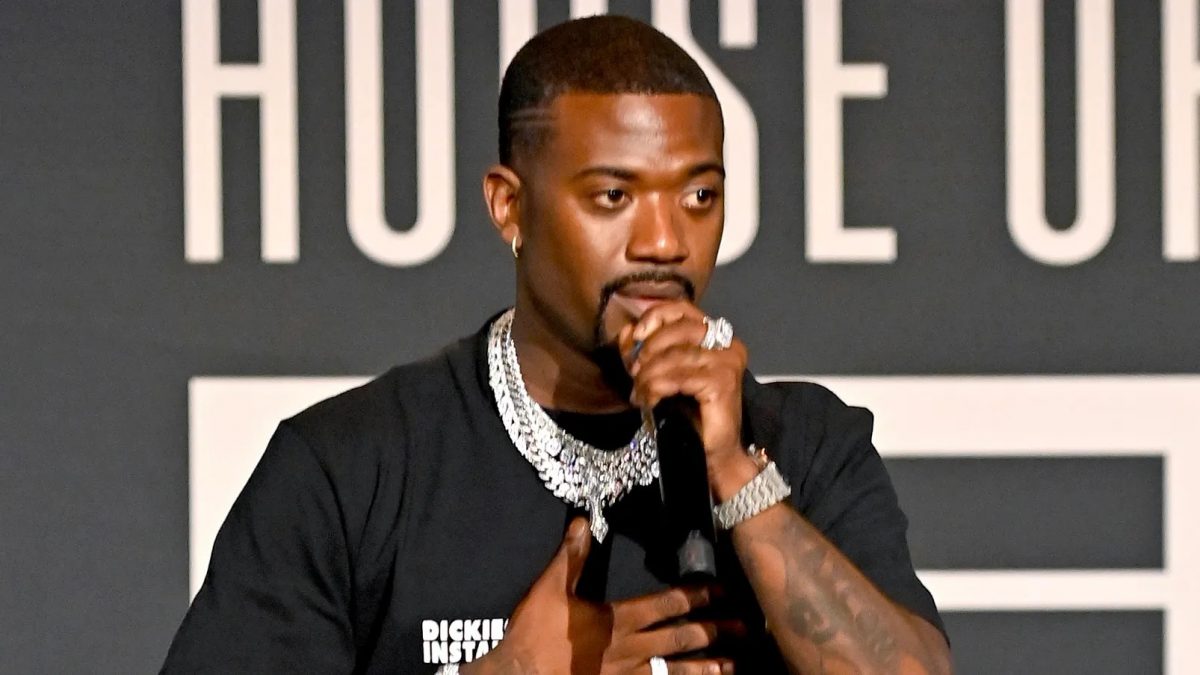 Ray J reflexiona sobre pasar las fiestas totalmente solo