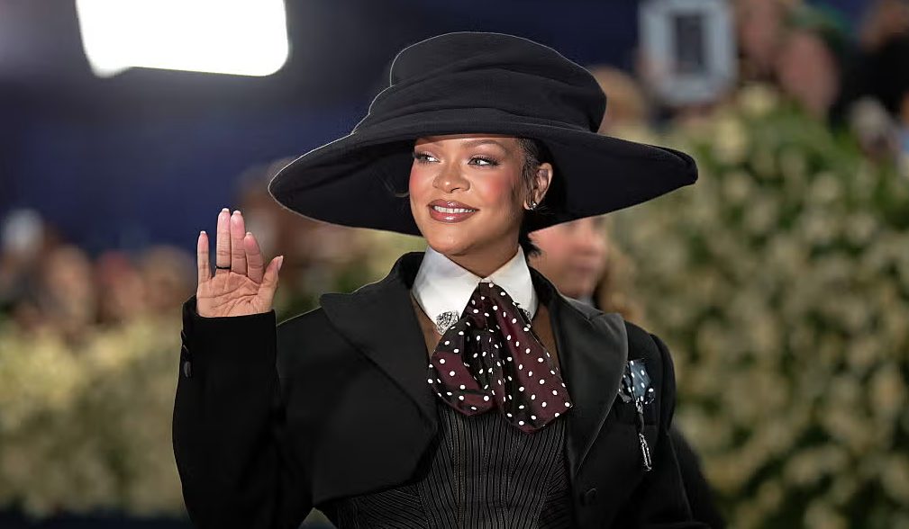 Lo que  se sabe de la mujer que disparó contra la casa de Rihanna