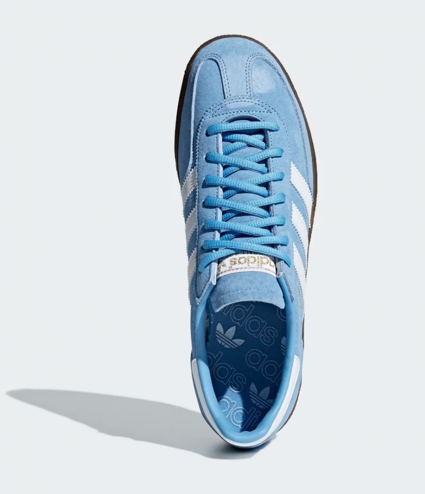 adidas Handball Spezial detalle ante fino suela gum caramelo primer plano