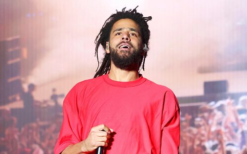 DJ Akademiks se ríe de los números en streaming de J. Cole