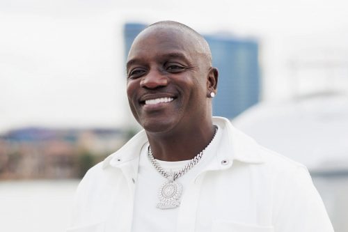 Akon habla sobre cómo es estar casado con varias mujeres