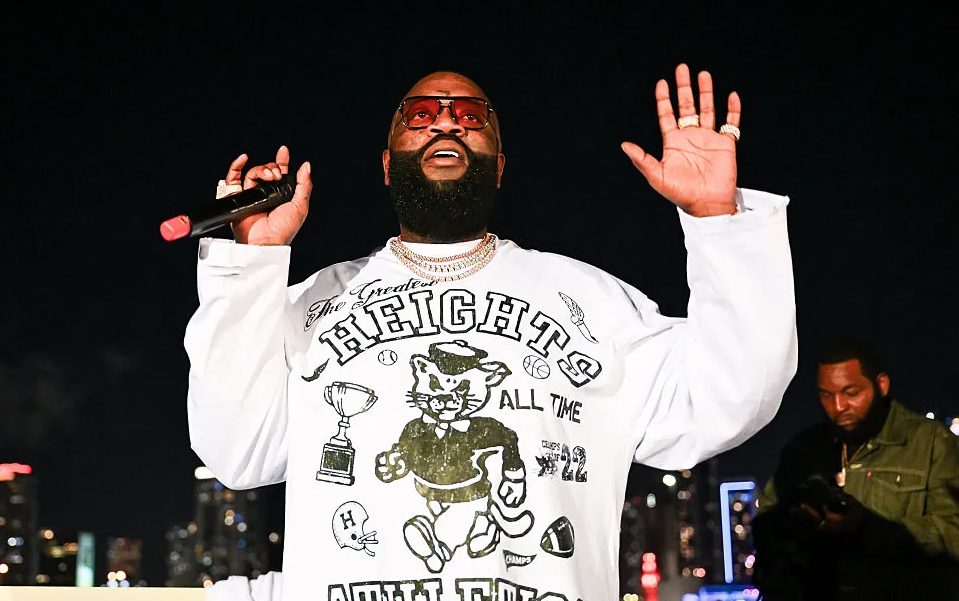 Rick Ross le dice a 50 Cent que puede limpiarle el yate