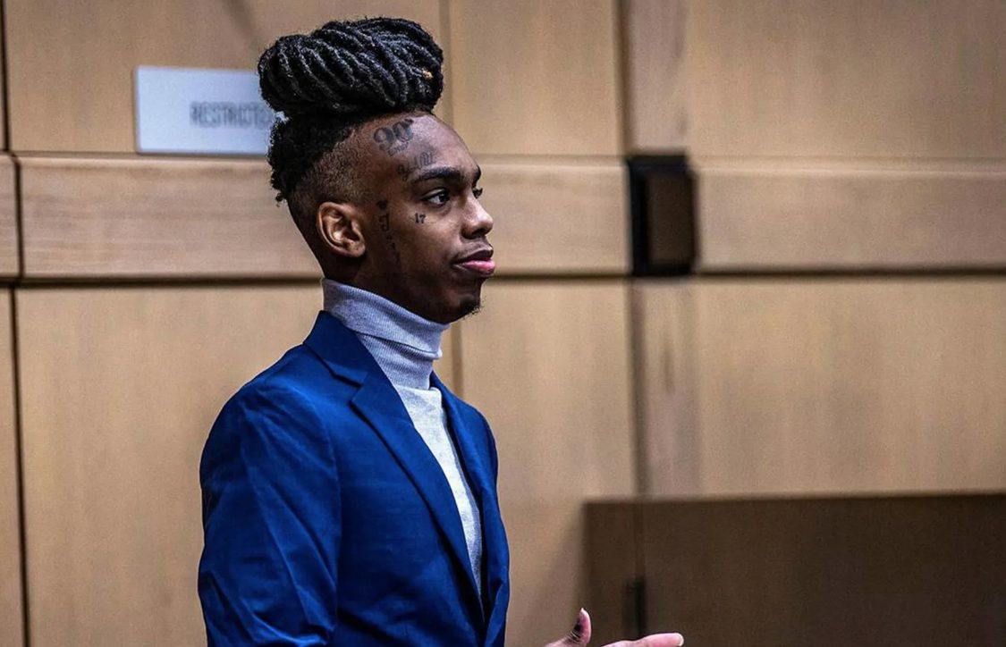 YNW Melly sigue en prisión tras aplazarse su libertad bajo fianza