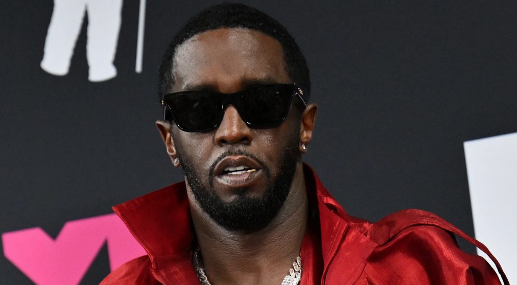 Demandan a Diddy por agredir sexualmente a un menor