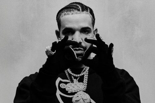 Drake rinde un precioso tributo a Tay Keith