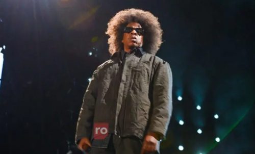 JAY-Z le tira a todo el mundo en su concierto en Philadelphia