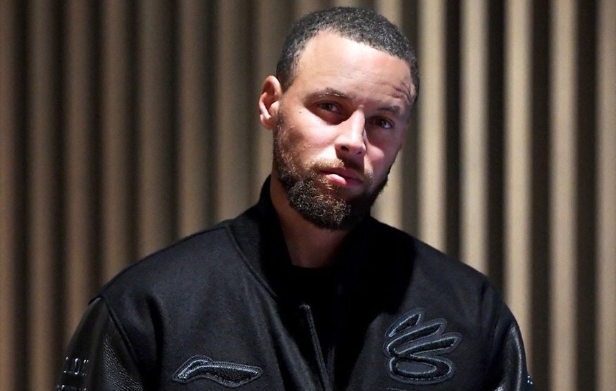 Stephen Curry firma con la marca china Li-Ning