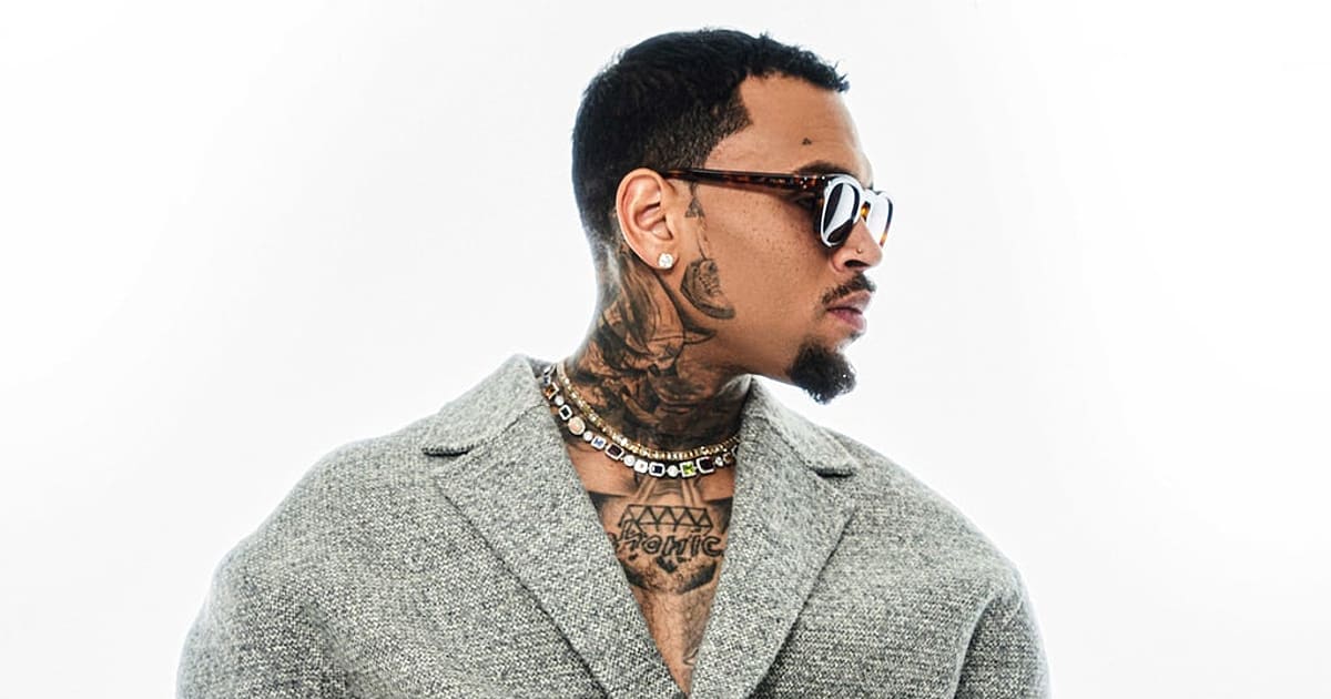 Un periodista vuelve a acusar de abusos a Chris Brown
