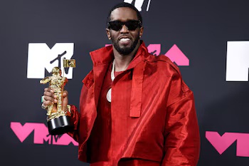 Una de las firmas de abogados de Diddy lo abandona por impagos