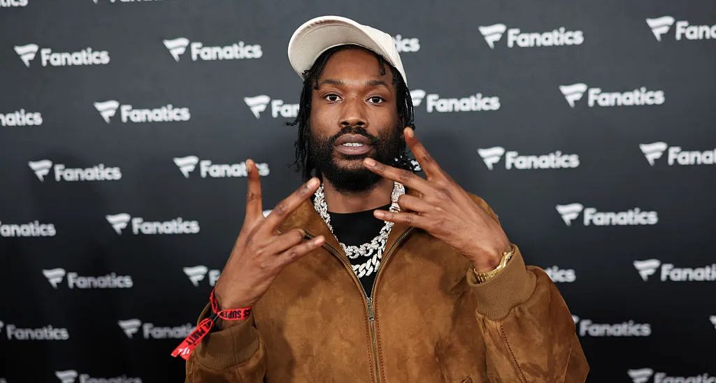 Akademiks filtra una polémica conversación privada con Meek Mill