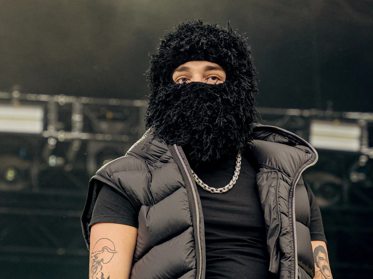 Yeat ataca a Travis Scott en una nueva canción