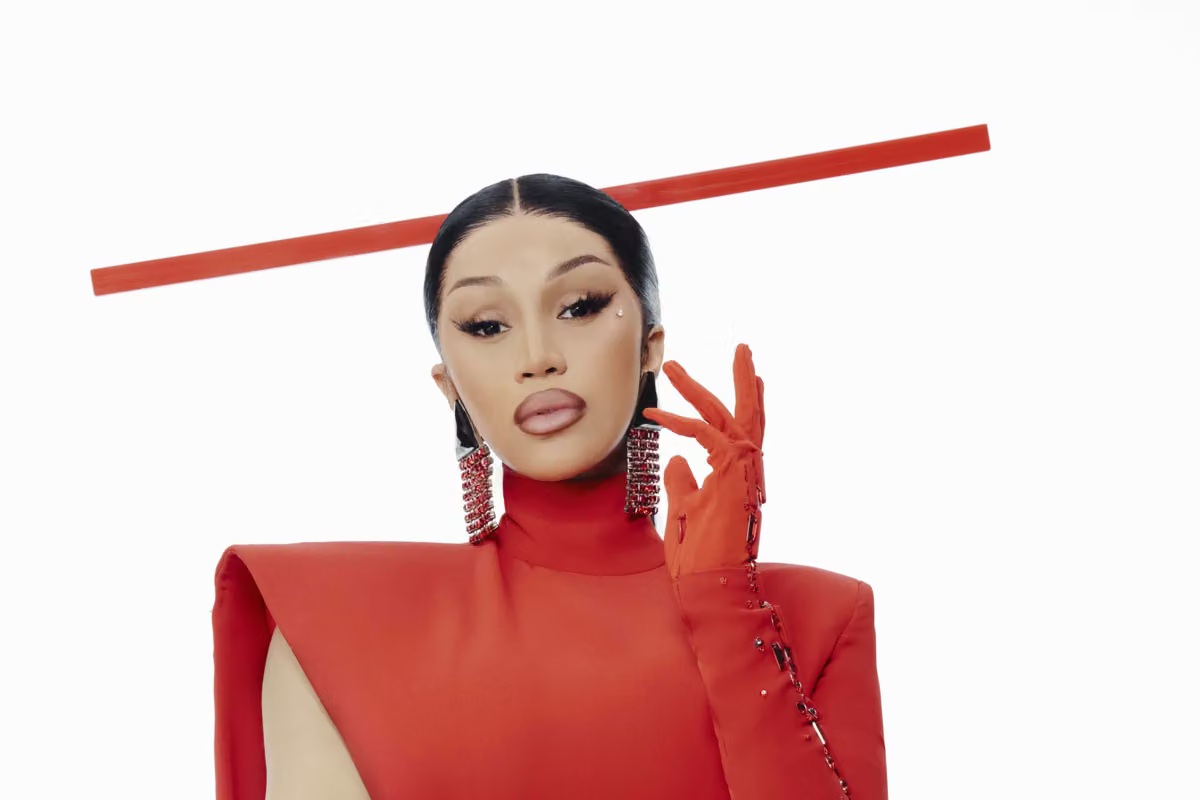 Cardi B y su nuevo Rolex de tres millones de dólares