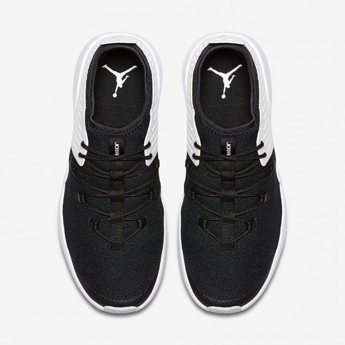 Jordan Brand vuelve a la carga con las nuevas Jordan Express Jordan Express 9 700x700 - Jordan Brand vuelve a la carga con las nuevas Jordan Express