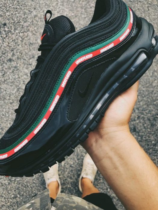 Échale un vistazo a las imágenes de las UNDEFEATED x Nike Air Max 97 undefeated x nike air max 97 1 681x908 525x700 - Échale un vistazo a las imágenes de las UNDEFEATED x Nike Air Max 97